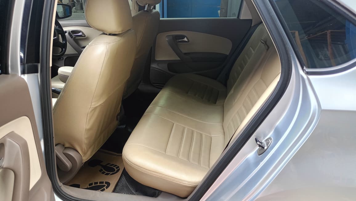 Skoda Rapid - Image 9
